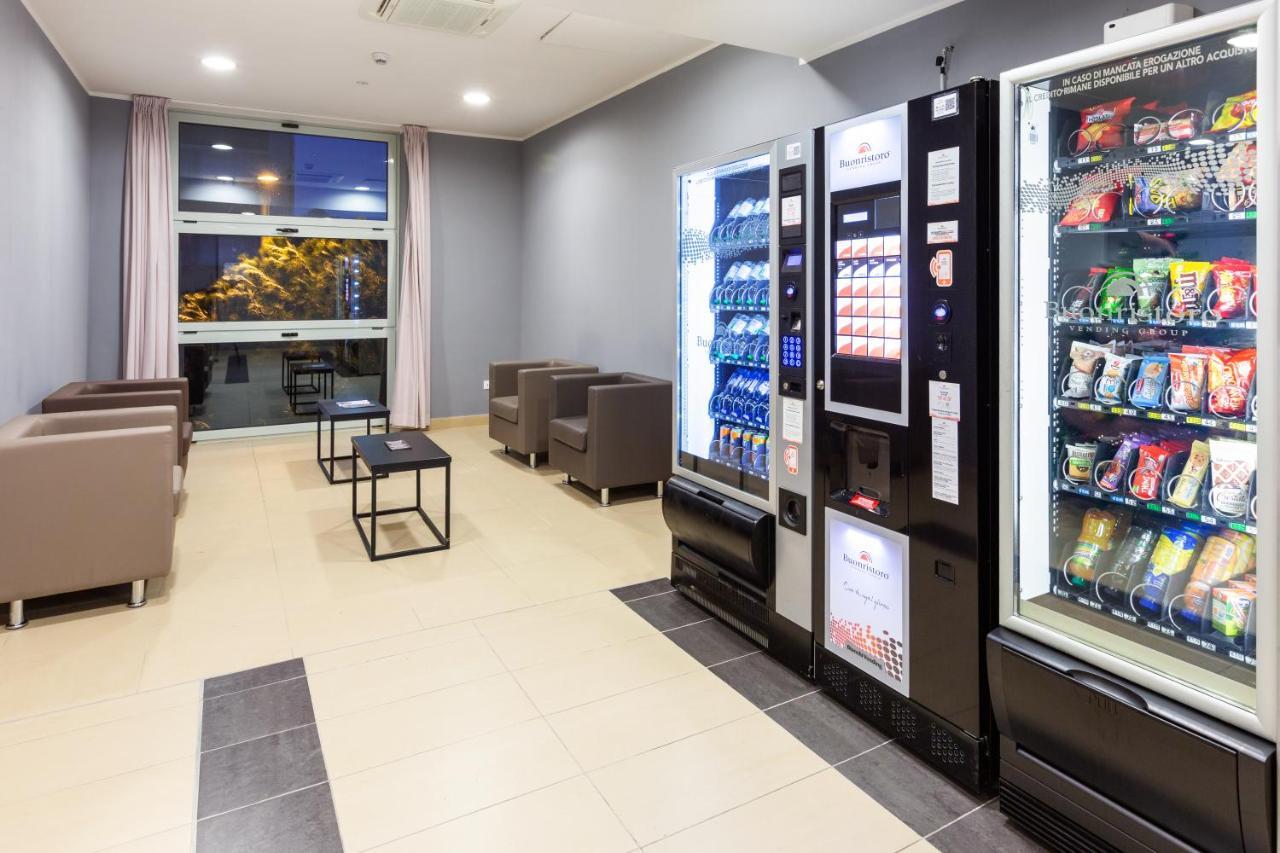 Camplus Mazzini Aparthotel Bologna Luaran gambar